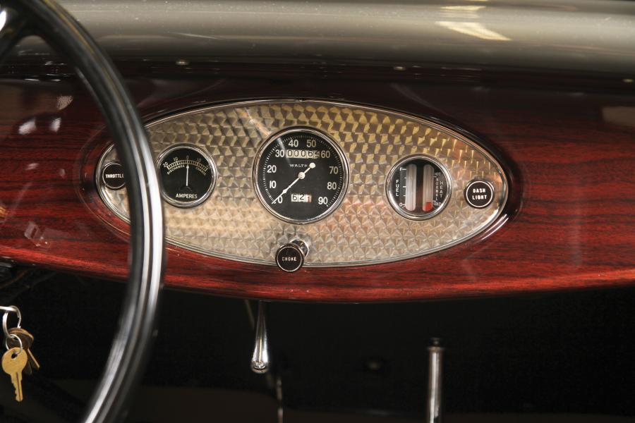  Ford V8 DeLuxe Roadster 1932 года  (фото 14 из 41)